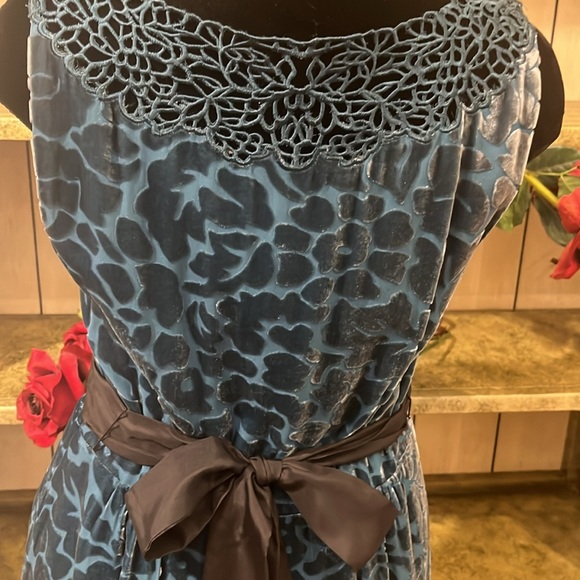 Dress - Picture 5 of 7